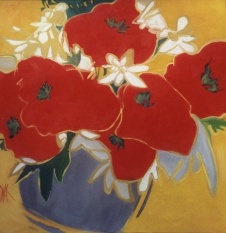 Roter strauss in grauer vase